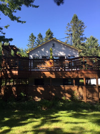 Charming Lakefront chalet -Val David is avail Summer/ Fall-weeks
