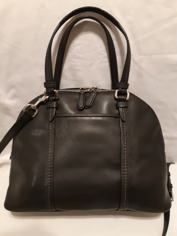 Medium Size Black Authentic Coach Leather Crossbody Bag/Satchel in Women's - Bags & Wallets in City of Halifax - Image 4