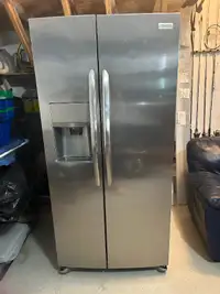 33" Frigidaire Gallery side-by-side fridge (with ice)