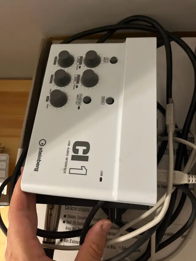 Full studio set with Apex 460 tube condenser mic and voxguard in Pro Audio & Recording Equipment in City of Toronto - Image 9