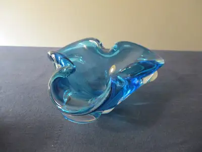 VINTAGE TURQUOISE/BLUE CHALET GLASS ASHTRAY-1960'S-COLLECTIBLE!, View more