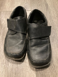 Black toddler dress shoes (size 10w)