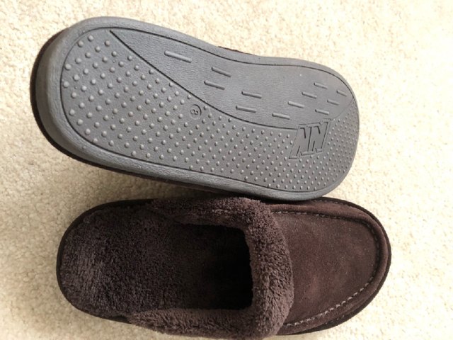Brand New Men Nuknuuk Slippers in Men's Shoes in Calgary - Image 5
