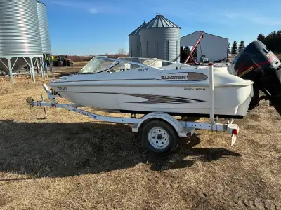 2001 Glastron SX170 17 foot with 150hp Evinrude 2stroke and trailer. Aftermarket bimini cover and mo...