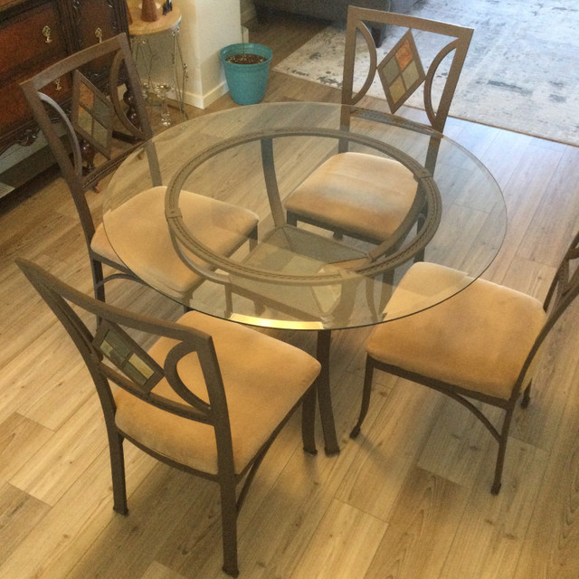 5 Piece Dinette Set, Round Glass Top in Dining Tables & Sets in Edmonton