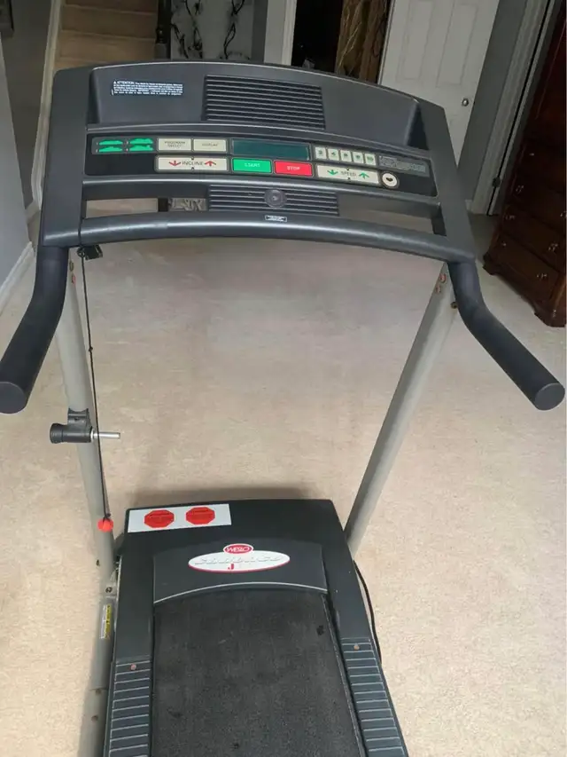 Treadmill in Exercise Equipment in Ottawa - Image 2