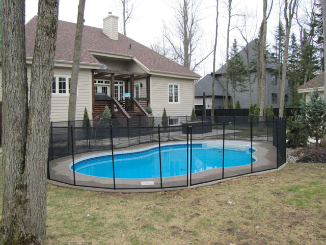 Clôture de piscine ENFANT SÉCURE - Amos dans Terrasses et clôtures  à Val-d'Or - Image 3