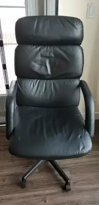 Very Comfy Black Computer Chair,High Back,Height Adjustable,Tilt
