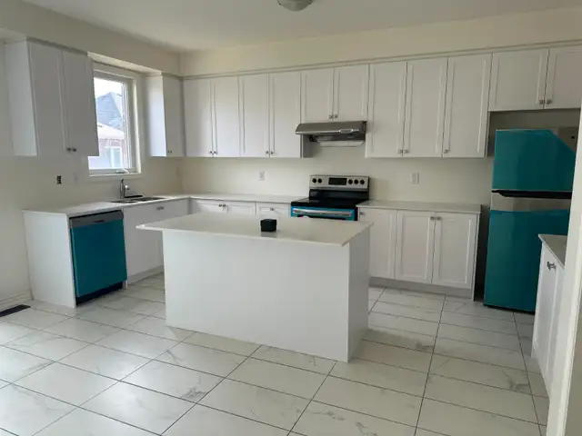 3 Bedroom House For Rent In Brampton