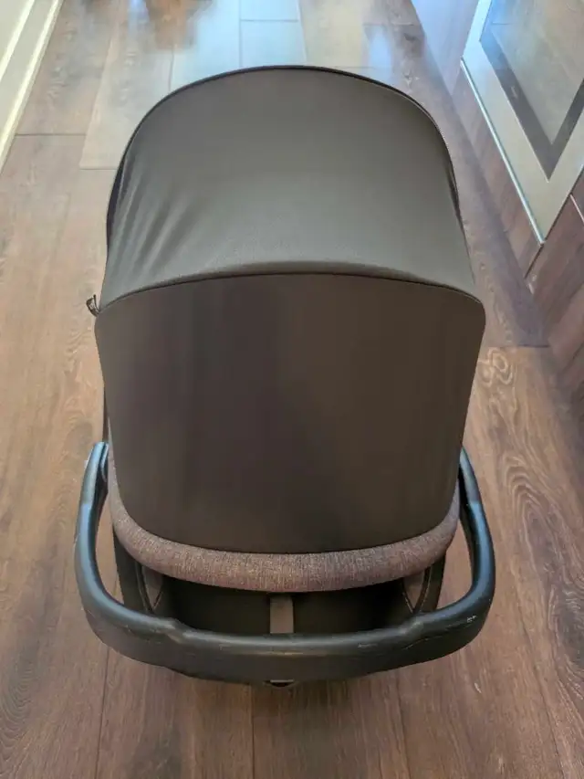 Peg Perego Infant Carrier / Baby Rocker Chair (Indoor Use) in Strollers, Carriers & Car Seats in City of Toronto - Image 5