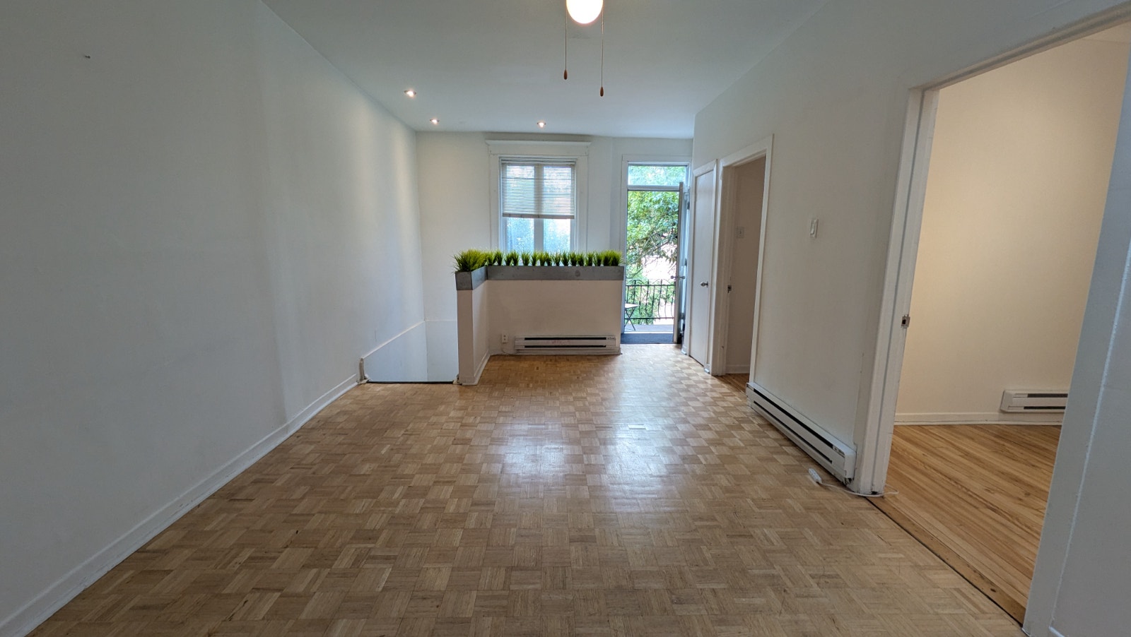 Libre - Villeray 3 chambres fermées Lumineux 2e de duplex — photo 1