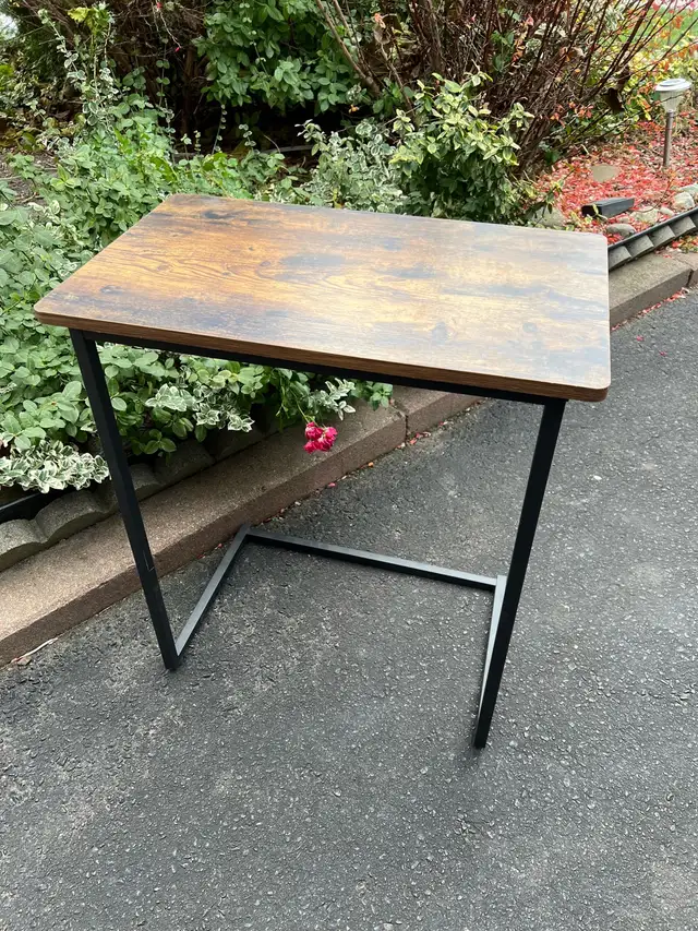 C-Table- Walnut Stained Wood Top & Black Metal Base in Other Tables in Mississauga / Peel Region - Image 4
