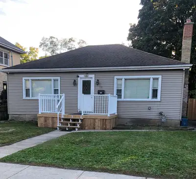 Rooms For Rent in Cambridge We are looking for female students. Beautiful detached bungalow in Cambr...