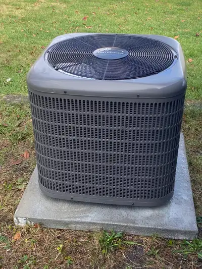 Continental (Napoleon) 2.5 Ton Energy Star Air Conditioner Unit and evaporator in great condition. P...