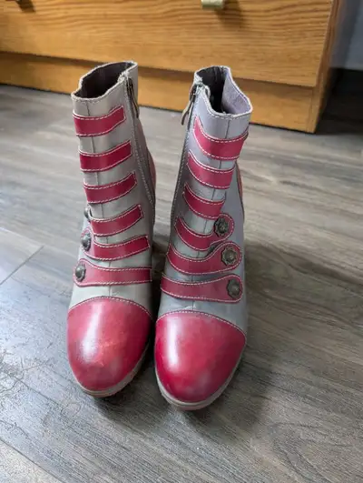 Ladies Boots, View more