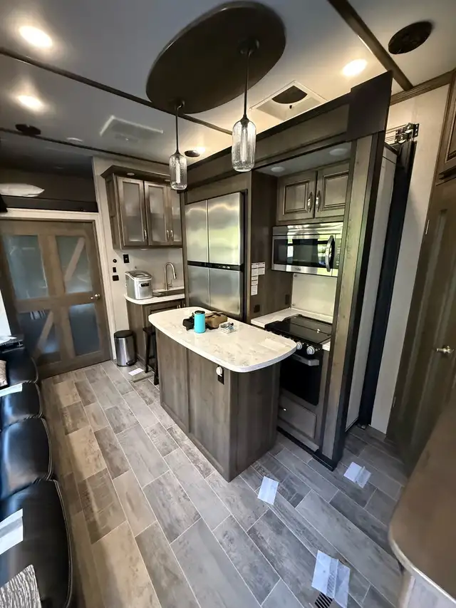 2019 Dutchmen Voltage Toy Hauler  in RVs & Motorhomes in Burnaby/New Westminster - Image 9