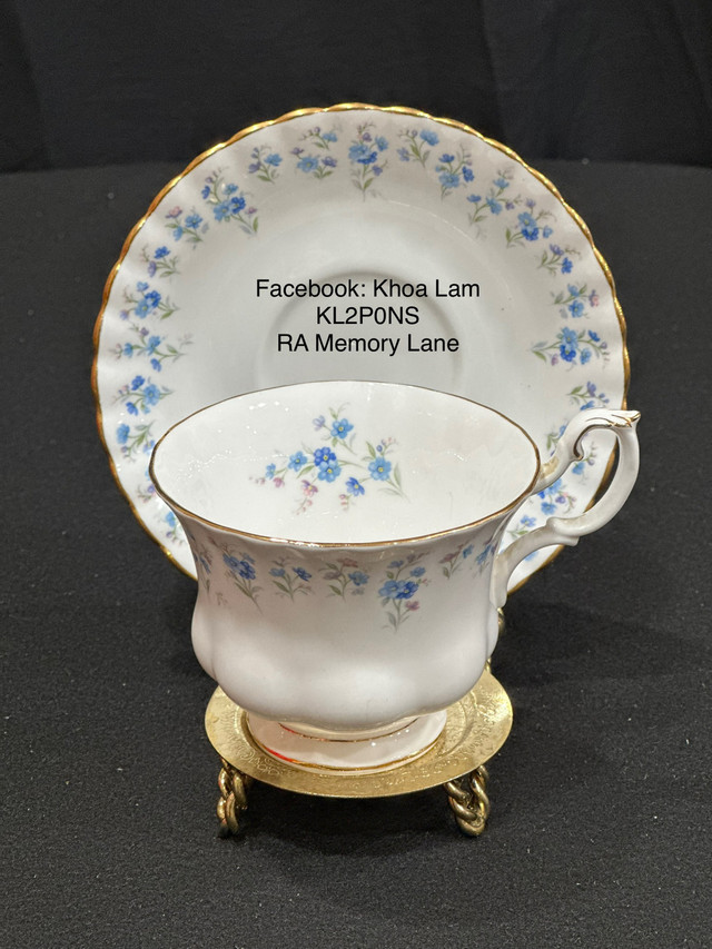 Vintage discontinued Bone China Memory Lane Royal Albert  in Kitchen & Dining Wares in Oakville / Halton Region - Image 3