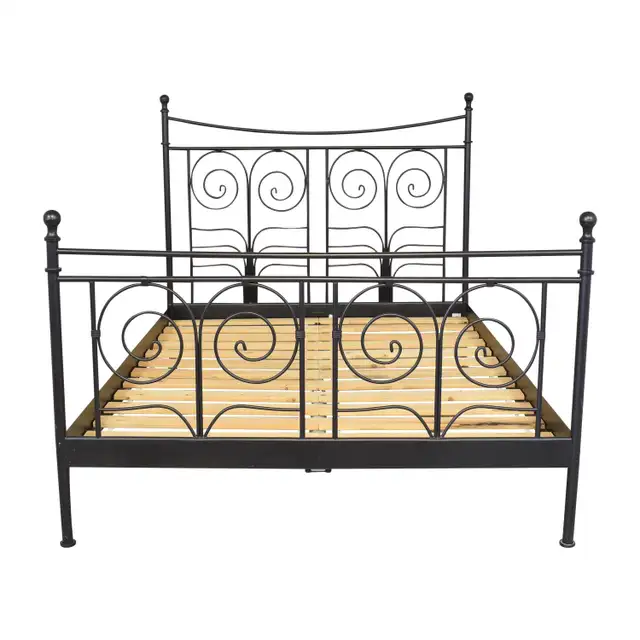 Grand Lit en metal format Queen - Norsund IKÉA – 325$ in Beds & Mattresses in Longueuil / South Shore - Image 3