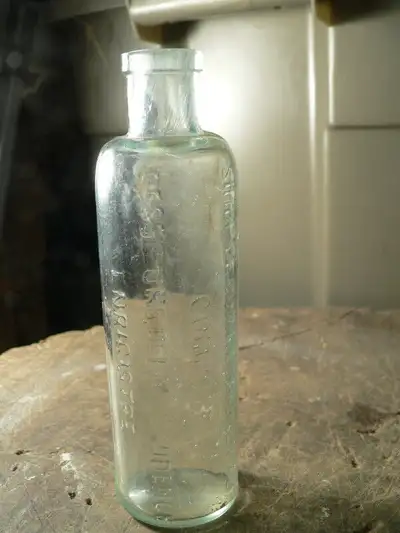 plusieurs bouteilles antique a différent prix photo 1 et 2 bouteille antique d'apothicaire sirop de...