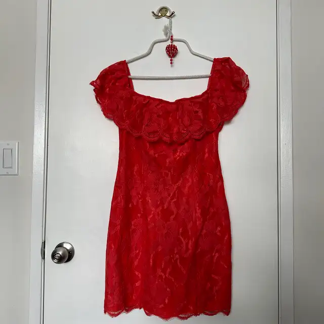 Guess Coral Red Lace Formal Dress in Women's - Dresses & Skirts in Edmonton - Image 8
