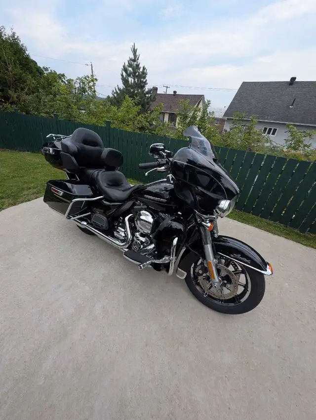 Harley Davidson FLHTK 2014 in Touring in Québec City - Image 3