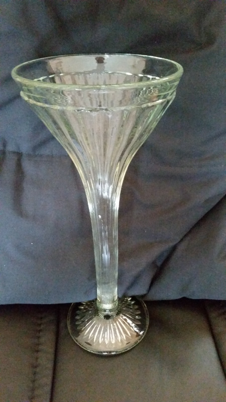 ANTIQUE TRUMPET VASE (AKA SHELF SUPPORT) FROM 1899 in Arts & Collectibles in Regina
