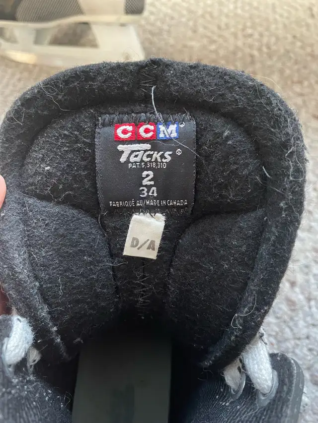 Youth hockey skates  in Hockey in Calgary - Image 7