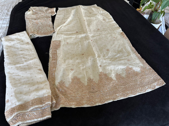 3pc off white Lehnga in Women's - Dresses & Skirts in Mississauga / Peel Region
