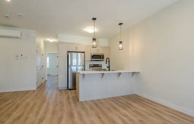 BRAND NEW, BEAUTIFUL 3 BEDROOM in GRUNTHAL!