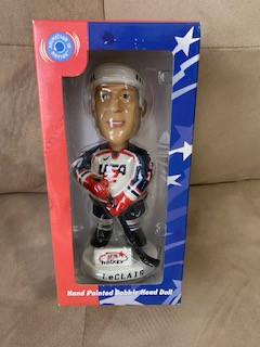 Gretzky Bobble Head Plus in Arts & Collectibles in Mississauga / Peel Region - Image 3