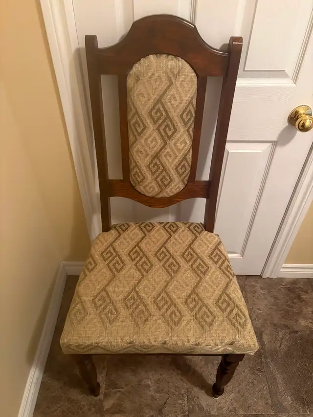 Dining chairs in Dining Tables & Sets in Barrie - Image 3