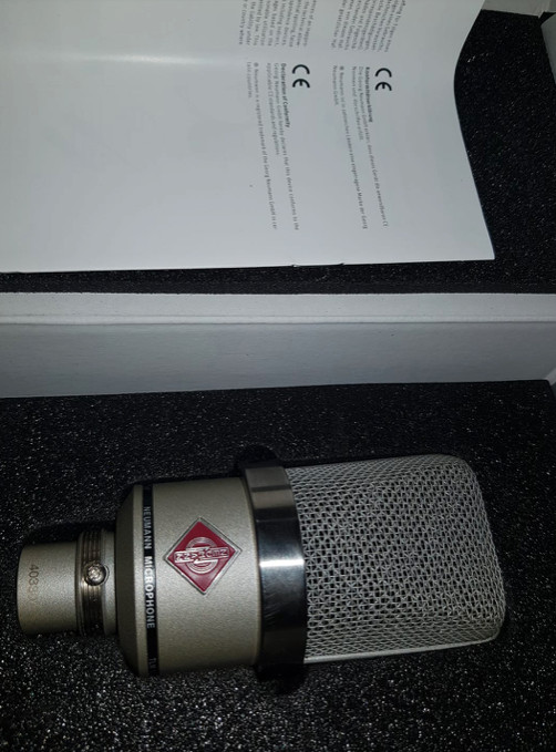 Neumann TLM102 Microphone in Pro Audio & Recording Equipment in City of Toronto