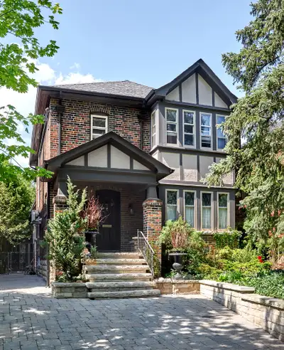 Recently renovated, comfortably, and Fully Furnished, well equipped, studio apartment. Ideal for a s...