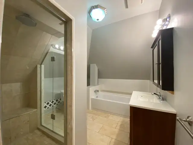 Room in 5 bed 2 bath63760492763393122