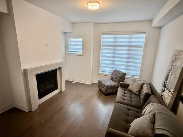 HOME FOR RENT IN STREETSVILLE in Long Term Rentals in Mississauga / Peel Region - Image 5
