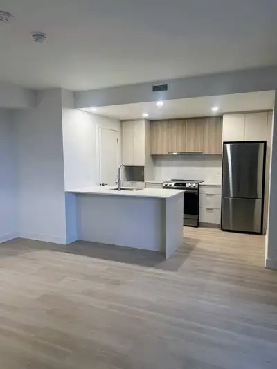 Centropolis - condo neuf - 3 et demi tout inclus, offre 500$