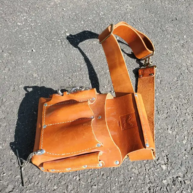 IDEAL  Premium Leather Tool Pouch and Belt in Hand Tools in Barrie - Image 6
