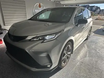 2022 Toyota Sienna XSE FWD With Technology Package. No Accidents, Alberta Vehicle, Still Under Toyot...