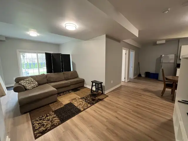 Rooms for Rent in Room Rentals & Roommates in Oshawa / Durham Region - Image 3