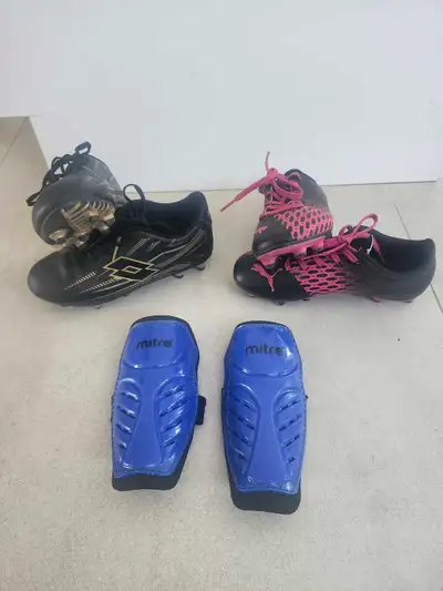 Souliers soccer enfants gr 2 lotto et gr 1 puma rose cleats, View more