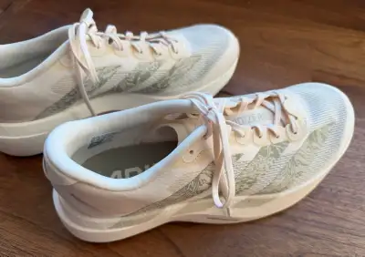 **NEW** Women’s ADIDAS Adizero Evo SL (Size 9), View more