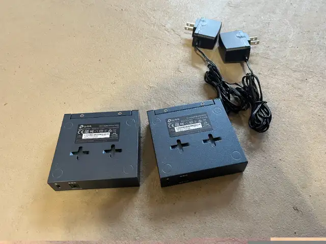 3x TP-Link TL-SG105 5 port Gigabit Switches64667460863489121