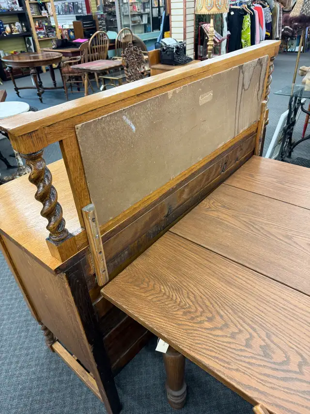 Nice solid oak sideboard in Hutches & Display Cabinets in Edmonton - Image 7
