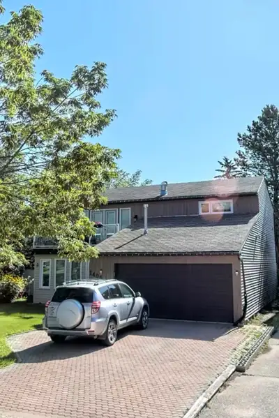 Spacious 3 Bedroom, 2 Bathroom Family Home in North Park! Available: July 2026 This bright and invit...