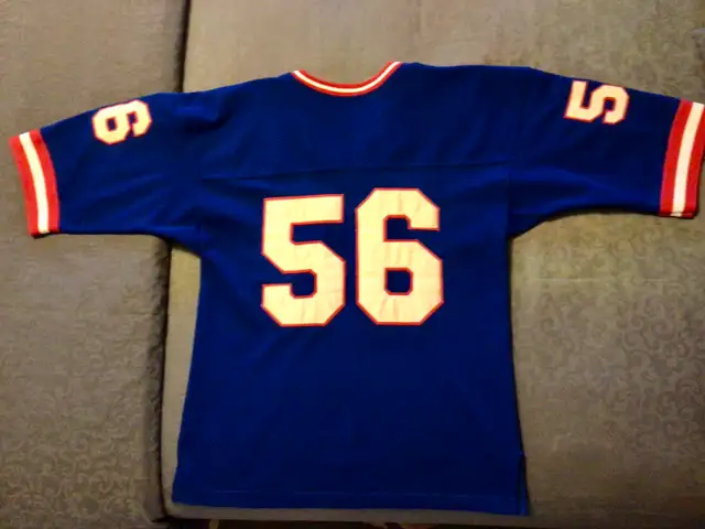 Vintage Giants football jersey - Lawrence Taylor HOF # 56 - LRG in Arts & Collectibles in City of Toronto - Image 4