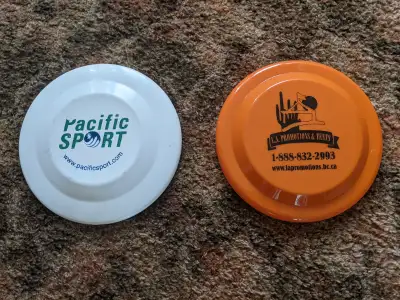 2 frisbees, For FREE