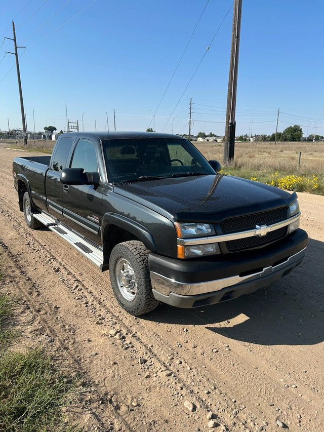 2003 Chevy 2500 HD Duramax Extended Cab Long Box $10,500 OBO in Cars & Trucks in Medicine Hat - Image 2