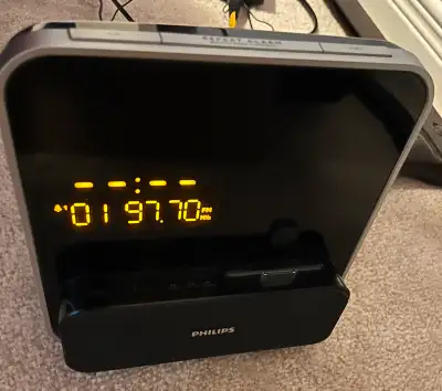 iPod/iPhone 30-pin alarm clock radio MP3 stereo for sale. Fits older, wider-connector Apple devices....