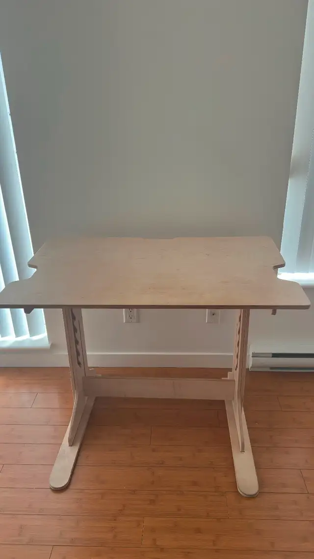 Desk for Sale in Desks in Downtown-West End - Image 2