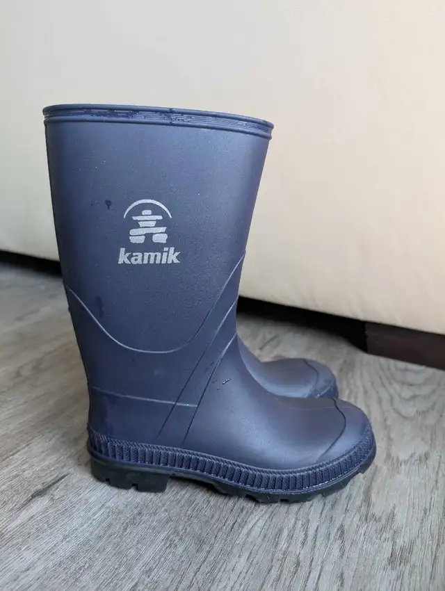 Kamik kids size 1 rubber boots in Kids & Youth in Ottawa - Image 2